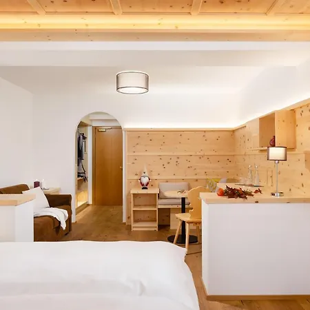 Hotel Pareda 4*