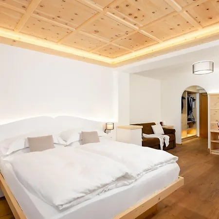 Pareda Hotel