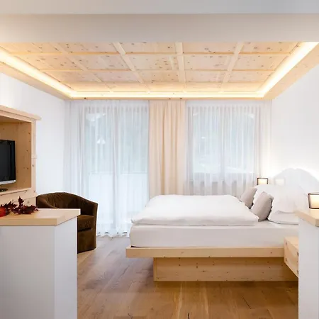 Hotel Pareda 4*